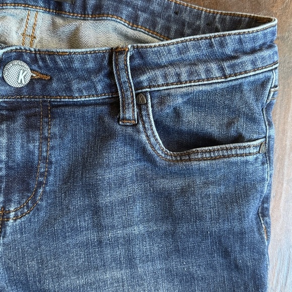 Kut from the Kloth Catherine Boyfriend Jean Size 8 (I24) - Picture 6 of 10
